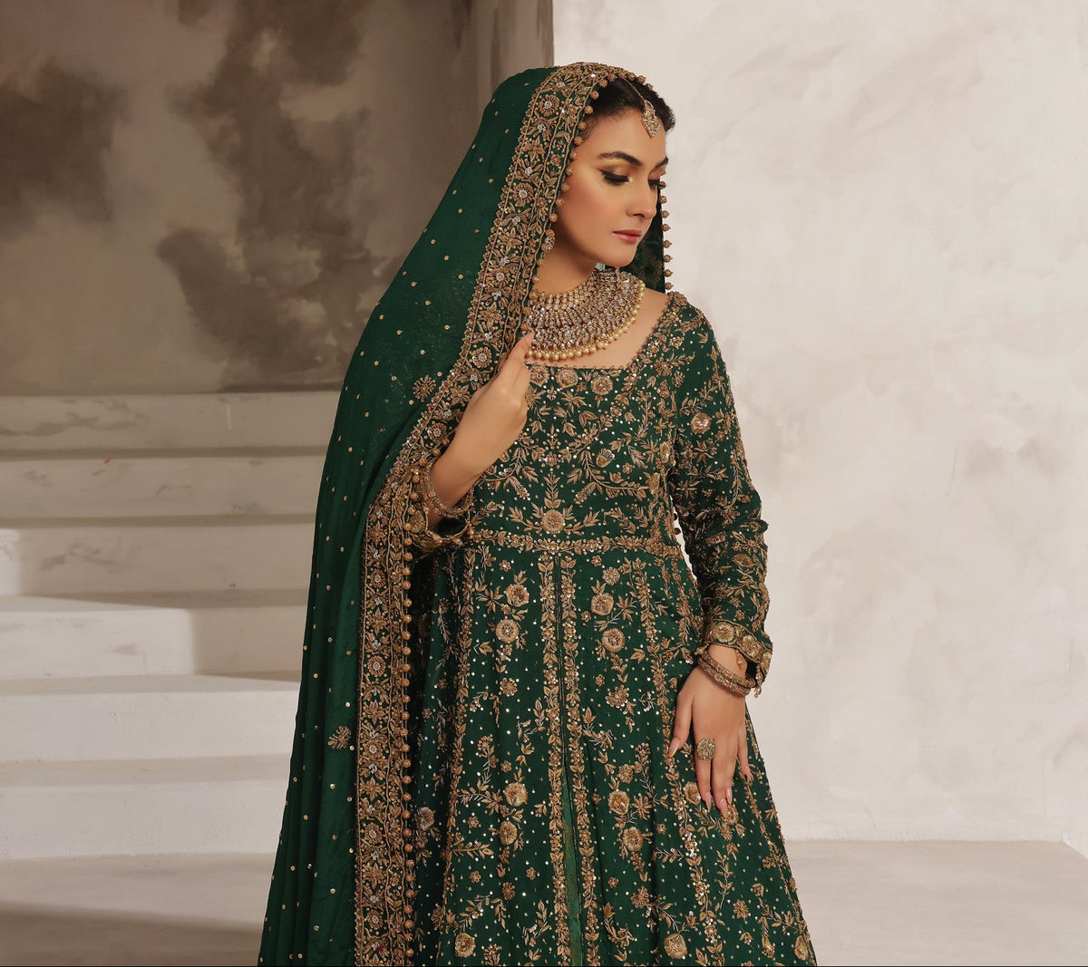 Zahira bridal look by Karigur