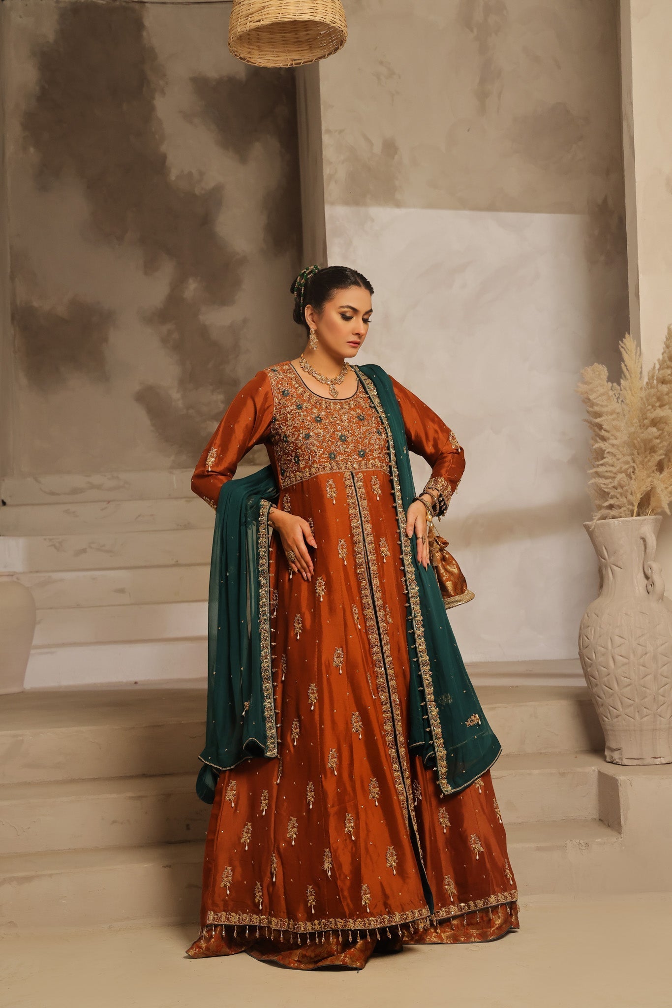 Aleesa - bridal look by Karigur Bridal, view 3