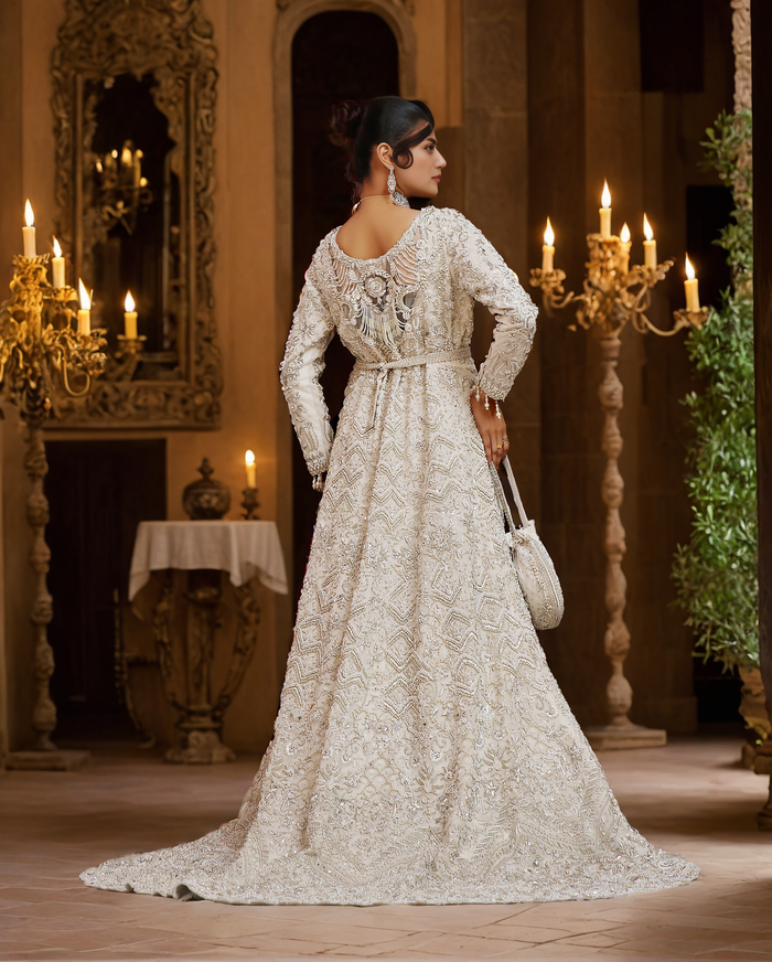 Diya - bridal look by Karigur Bridal, view 3