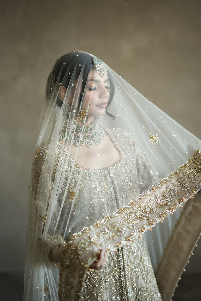 Eliana - bridal look by Karigur Bridal, view 3