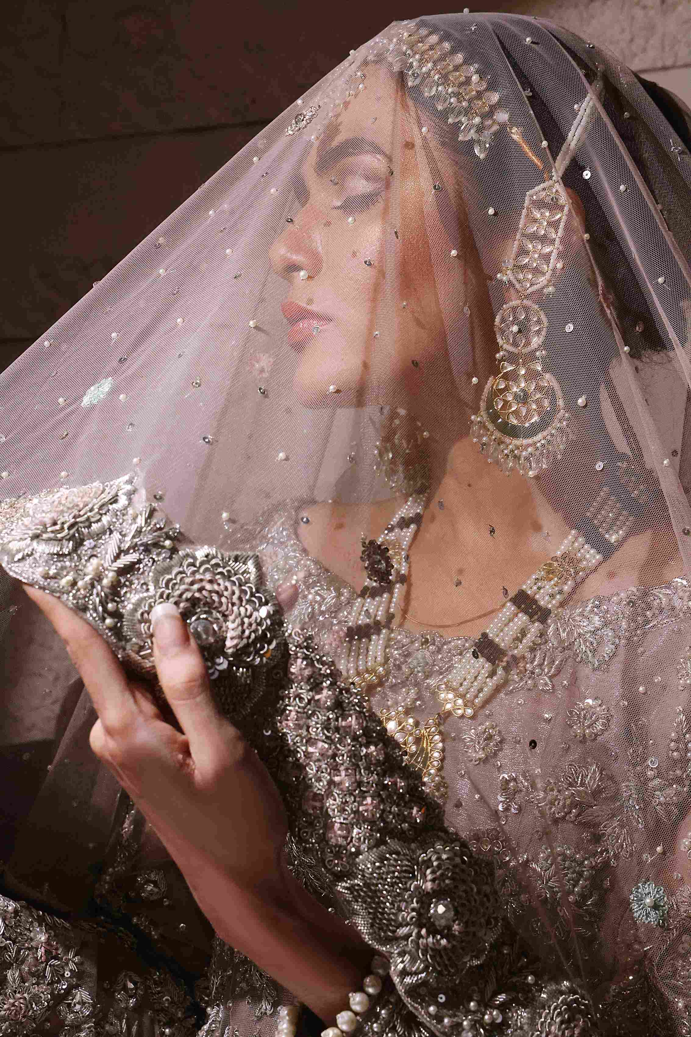 Elzina - bridal look by Karigur Bridal, view 3