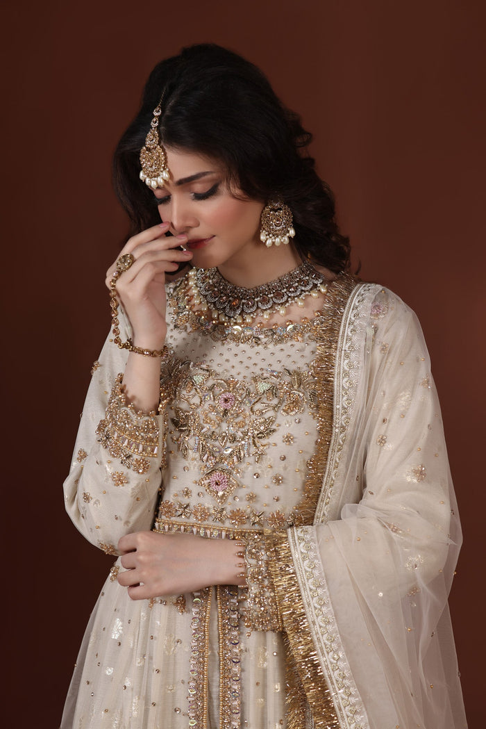 Fiza - bridal look by Karigur Bridal