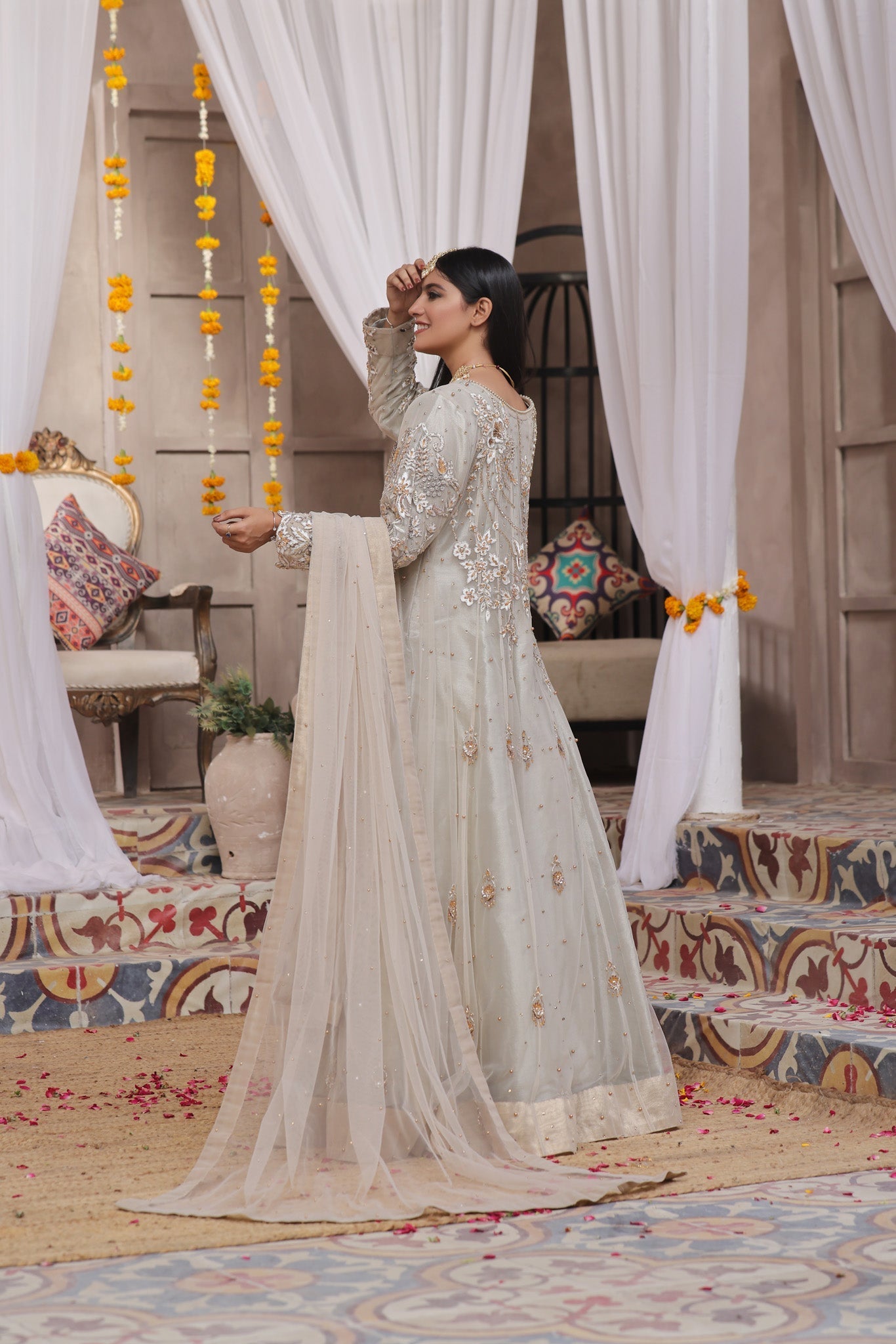Hana - bridal look by Karigur Bridal, view 3
