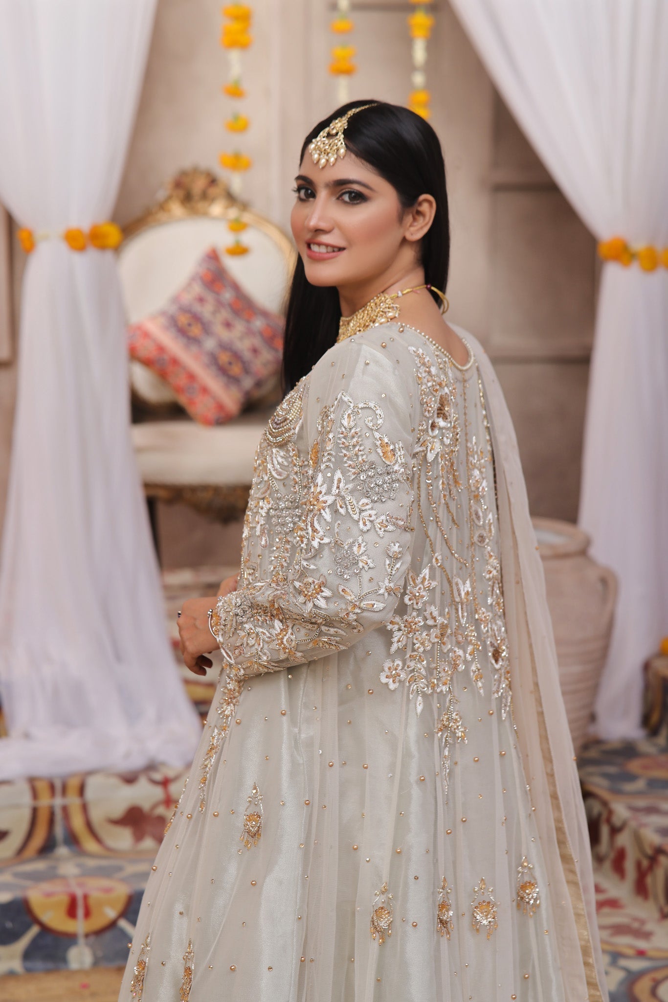 Hana - bridal look by Karigur Bridal, view 4