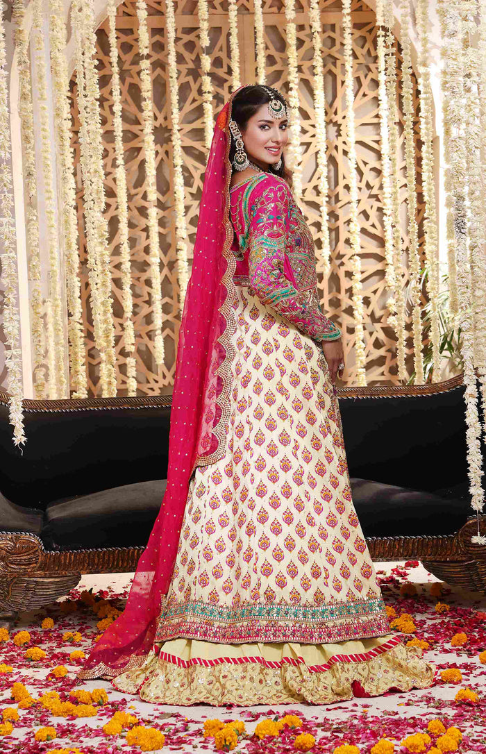 Lorelei - bridal look by Karigur Bridal, view 4