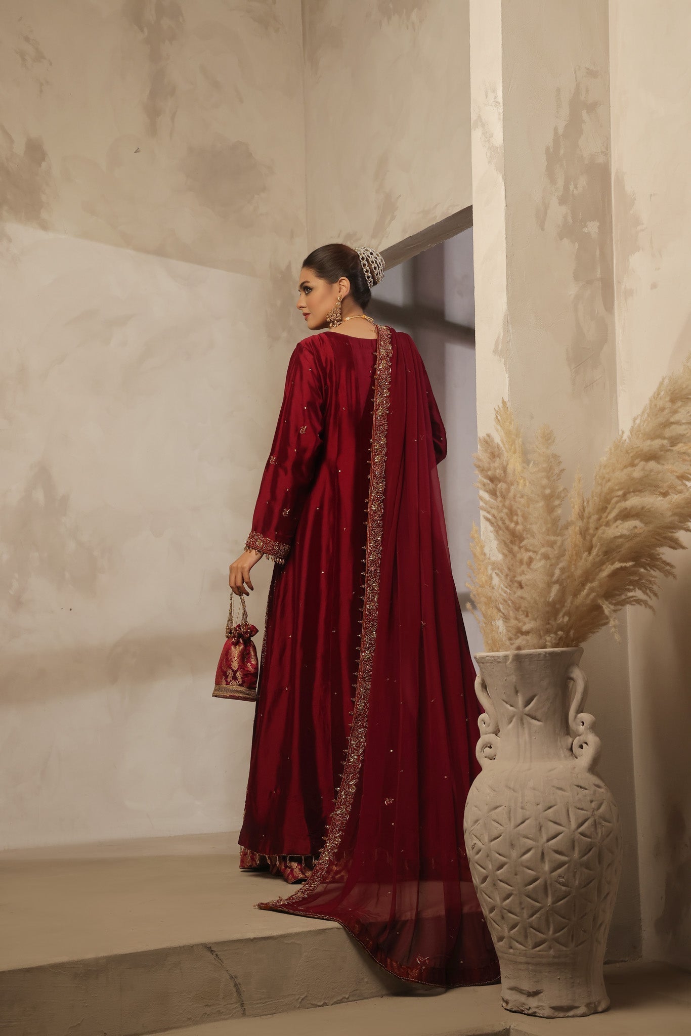Nawal - bridal look by Karigur Bridal, view 4