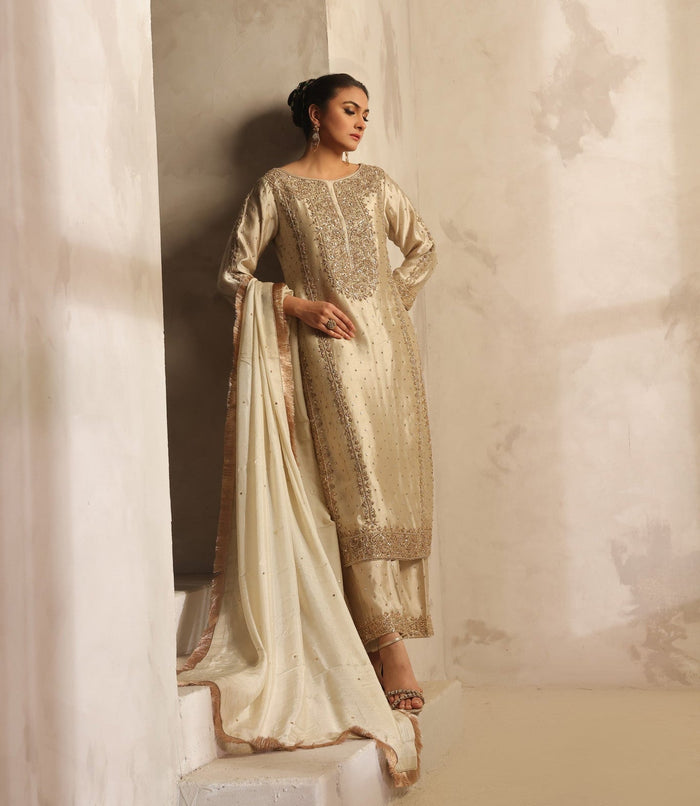 Raya - bridal look by Karigur Bridal
