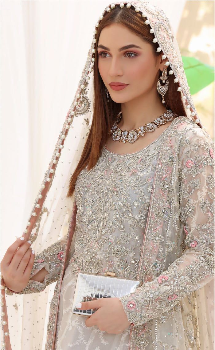 Rohesia - bridal look by Karigur Bridal, view 3