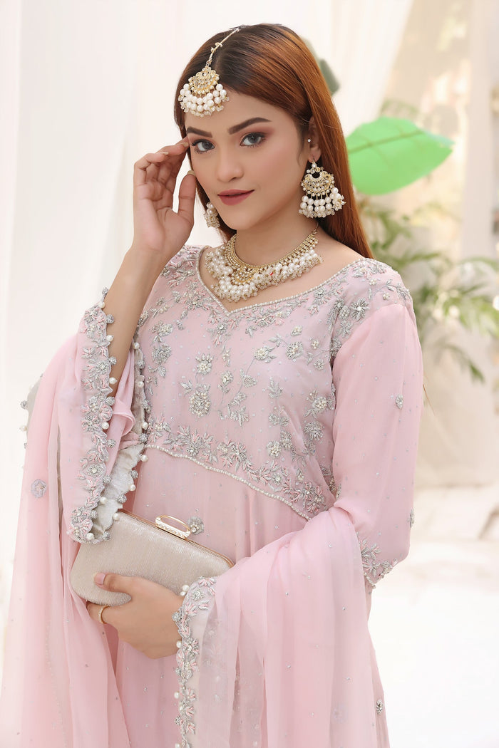 Sunniva - bridal look by Karigur Bridal, view 2