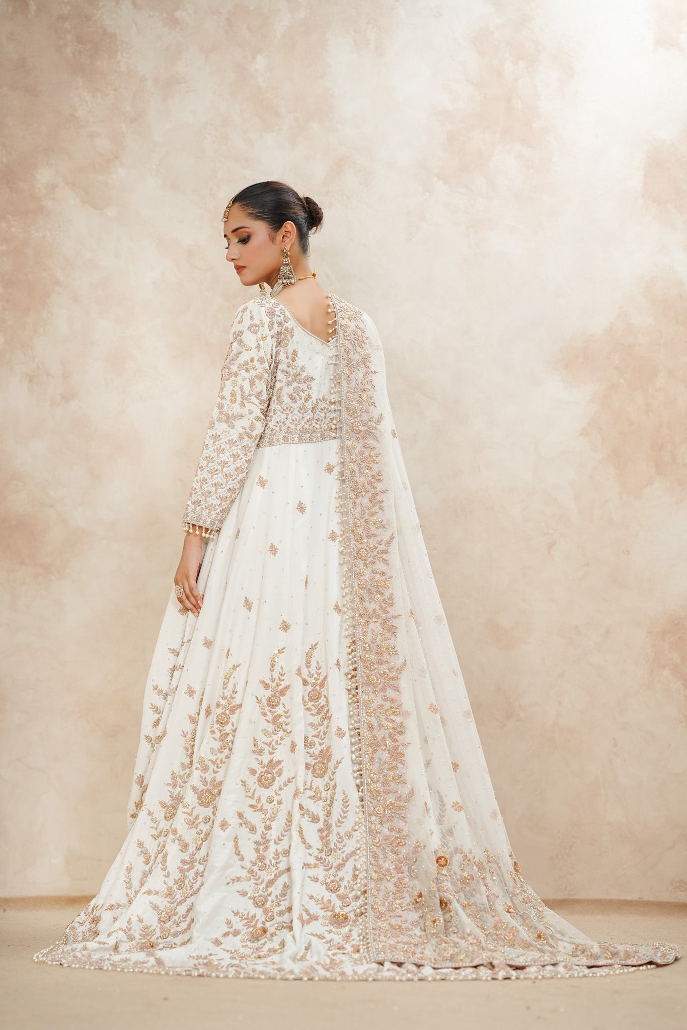 Samsara - bridal look by Karigur Bridal, view 3