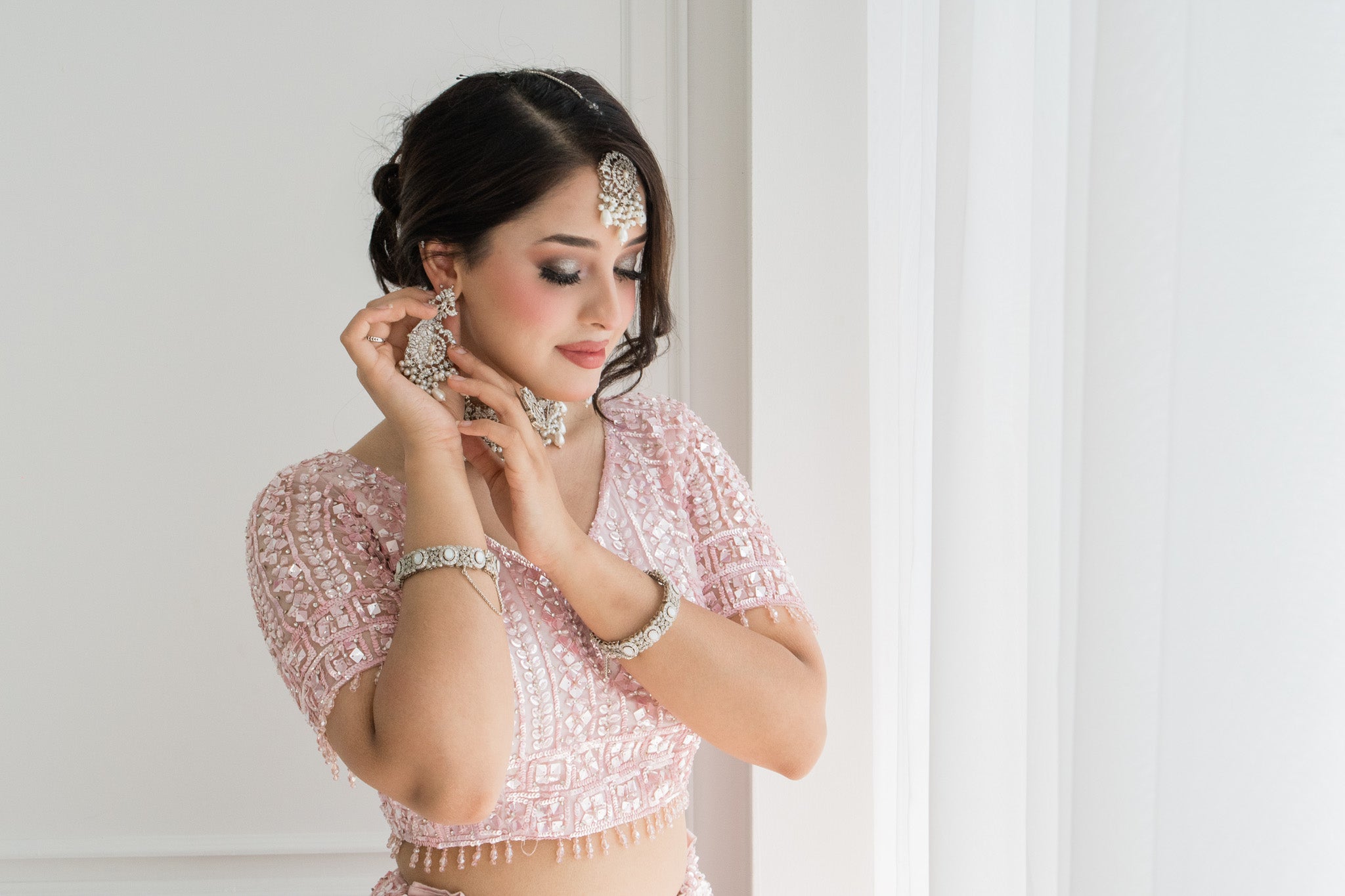 Tiah - bridal look by Karigur Bridal, view 3