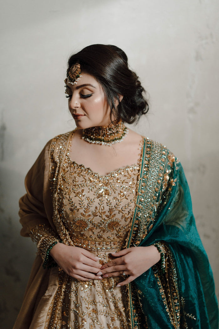 Vienna - bridal look by Karigur Bridal, view 2