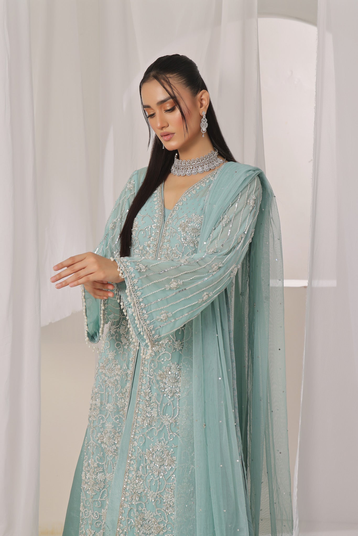 Wardah - bridal look by Karigur Bridal, view 4