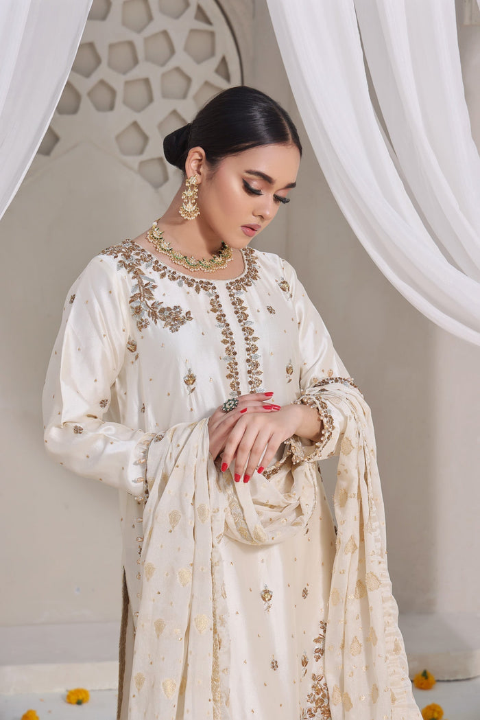Zahirah - bridal look by Karigur Bridal, view 3