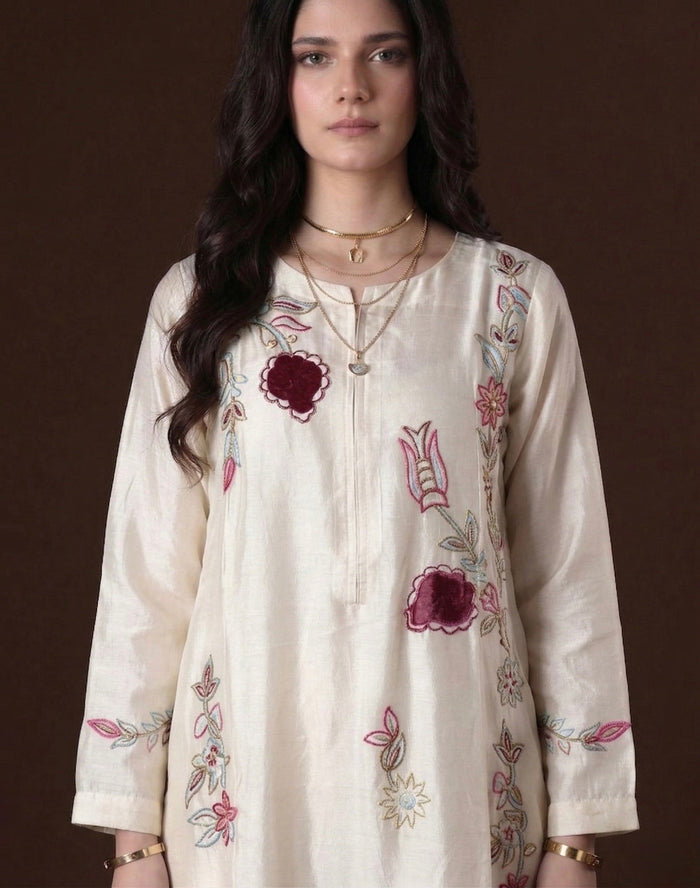 Kenaaz - occasion wear by Karigur Bridal, view 2