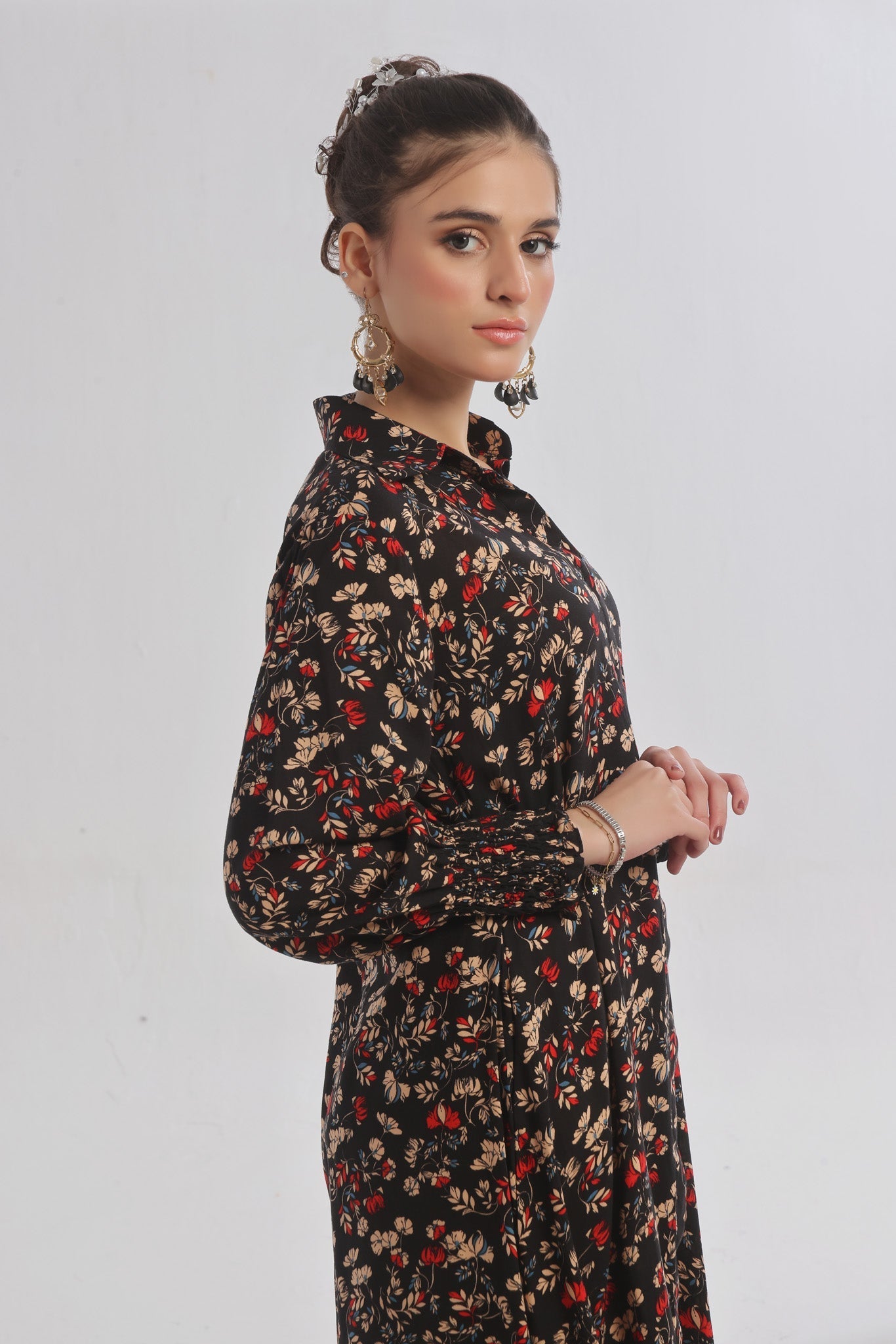 Raabta - occasion wear by Karigur Bridal, view 2